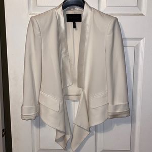BCBG MaxAzria Off white coloured blazer, size small